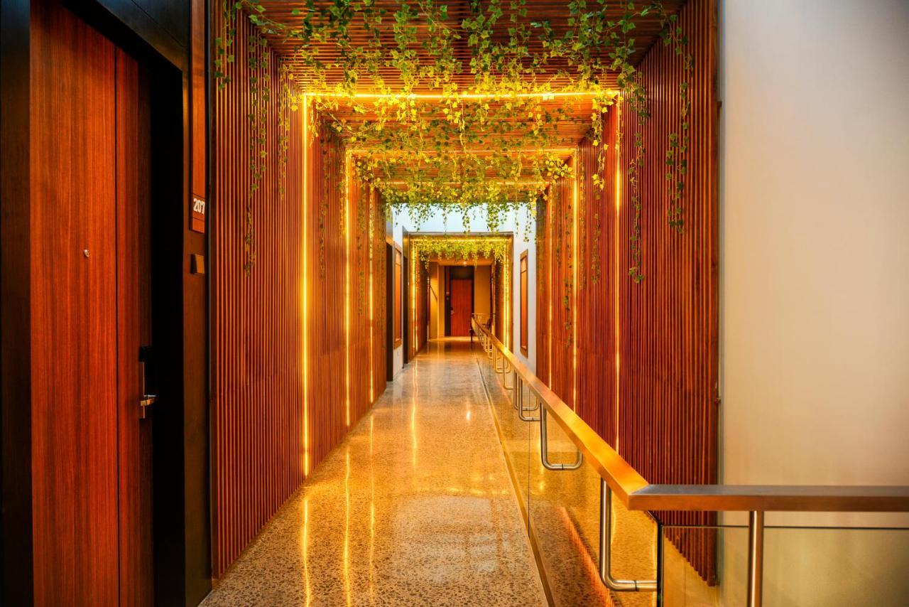 Nata Azana Hotel Solo Bagian luar foto
