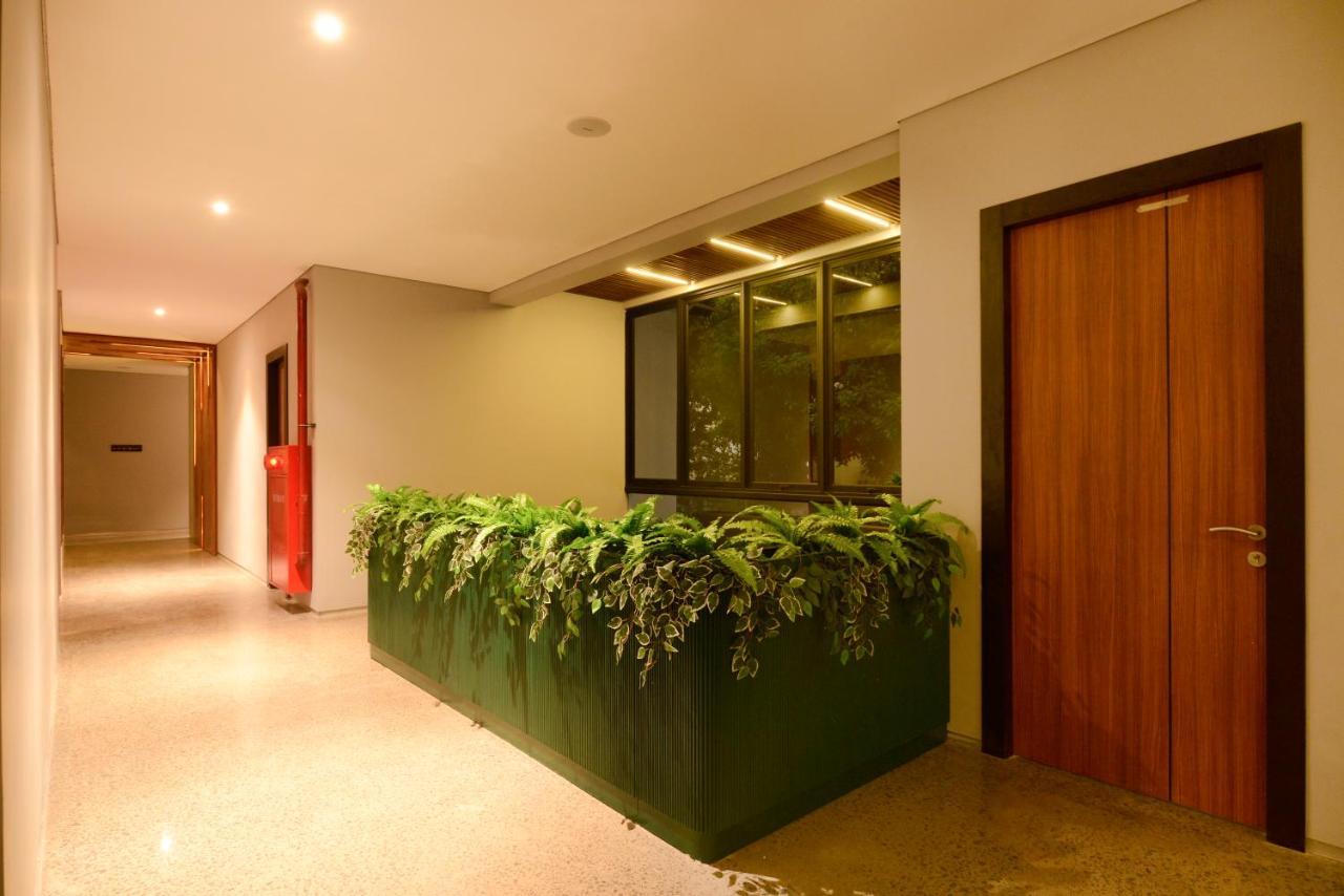 Nata Azana Hotel Solo Bagian luar foto