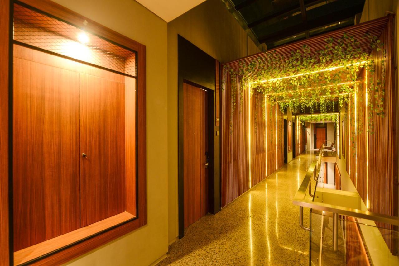 Nata Azana Hotel Solo Bagian luar foto