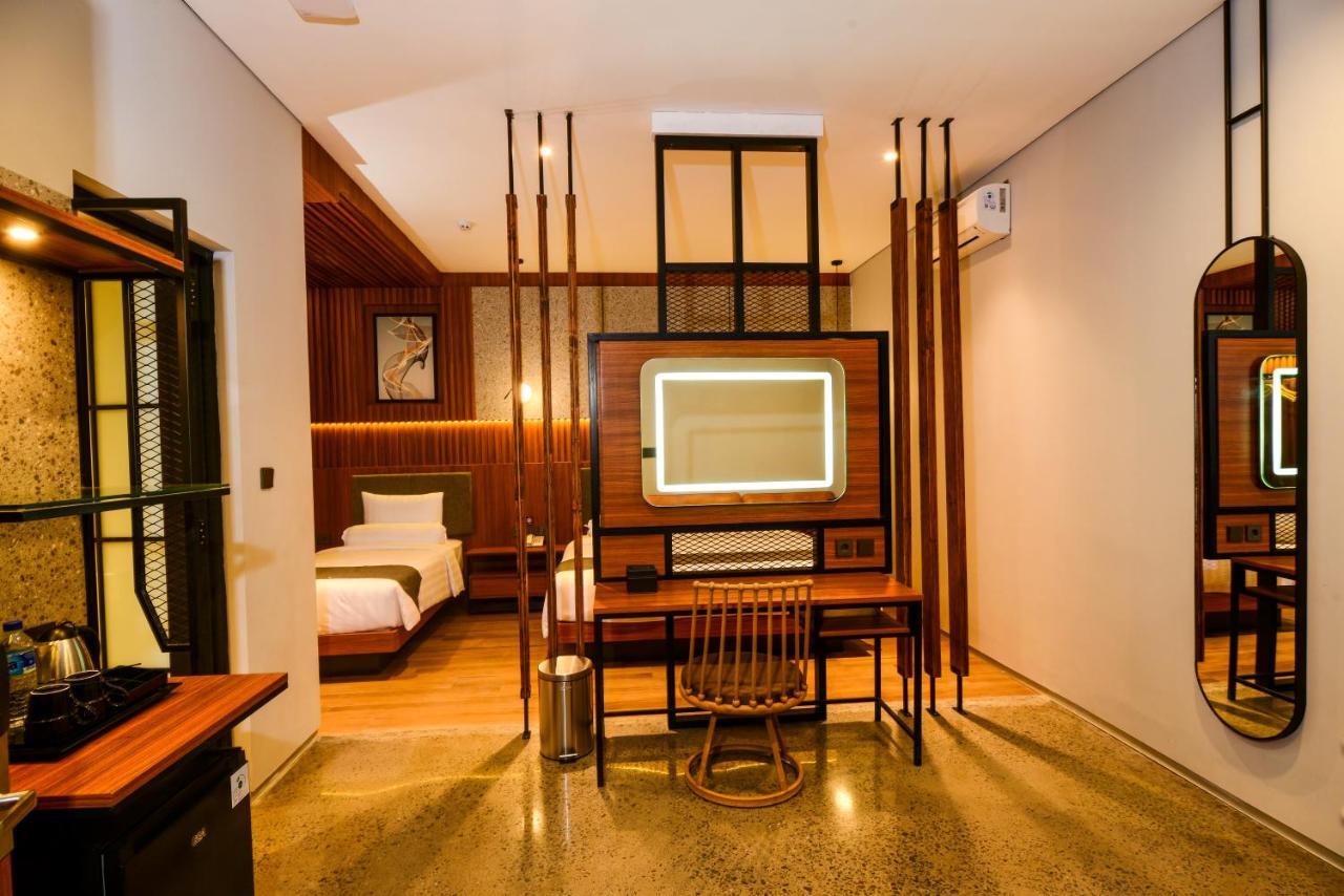 Nata Azana Hotel Solo Bagian luar foto