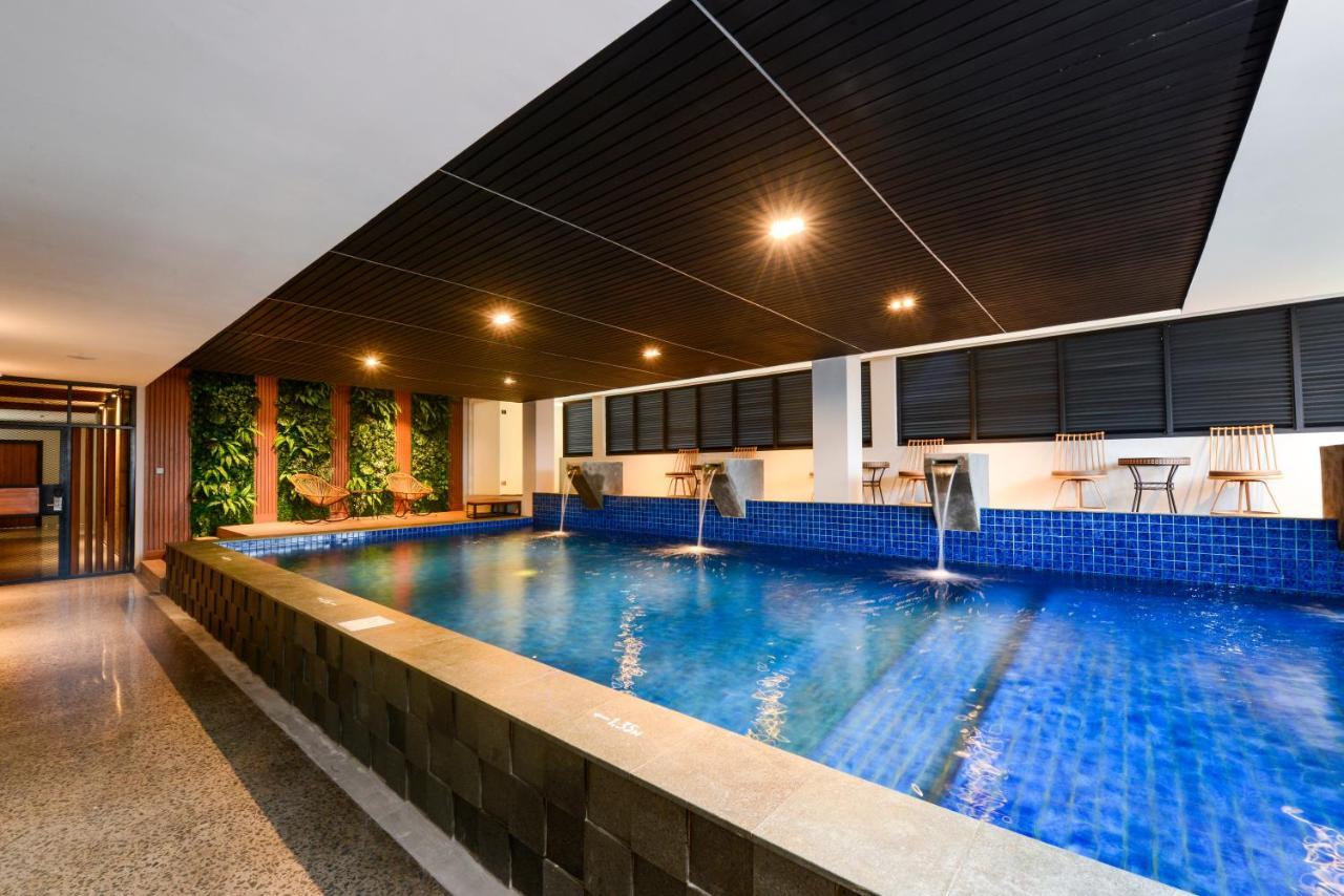 Nata Azana Hotel Solo Bagian luar foto
