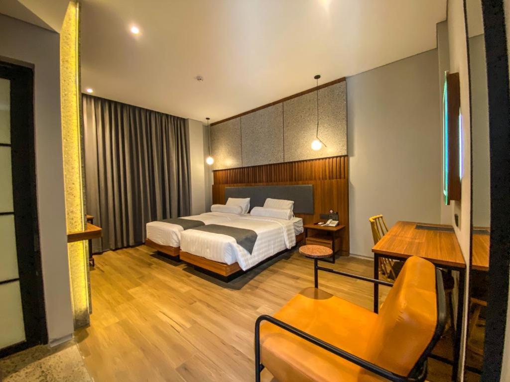 Nata Azana Hotel Solo Bagian luar foto