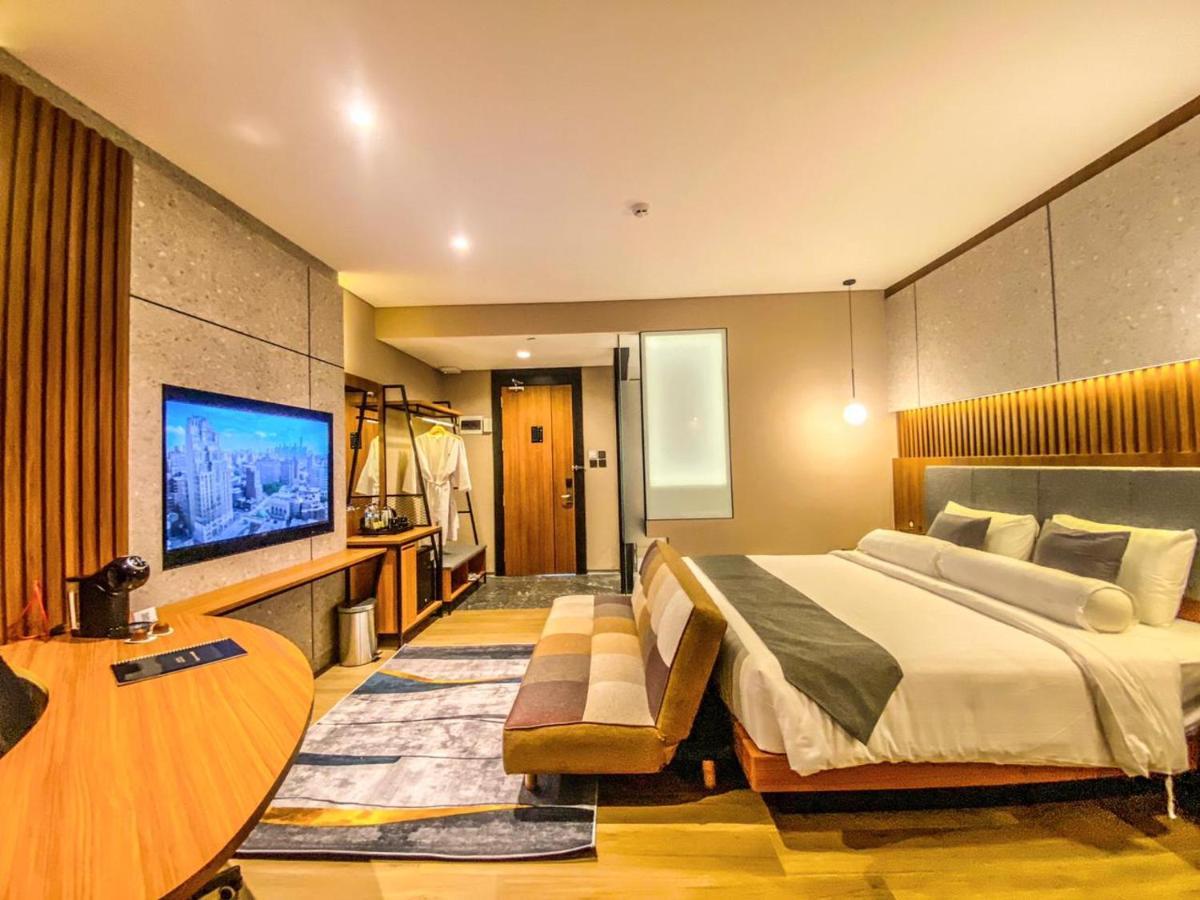 Nata Azana Hotel Solo Bagian luar foto