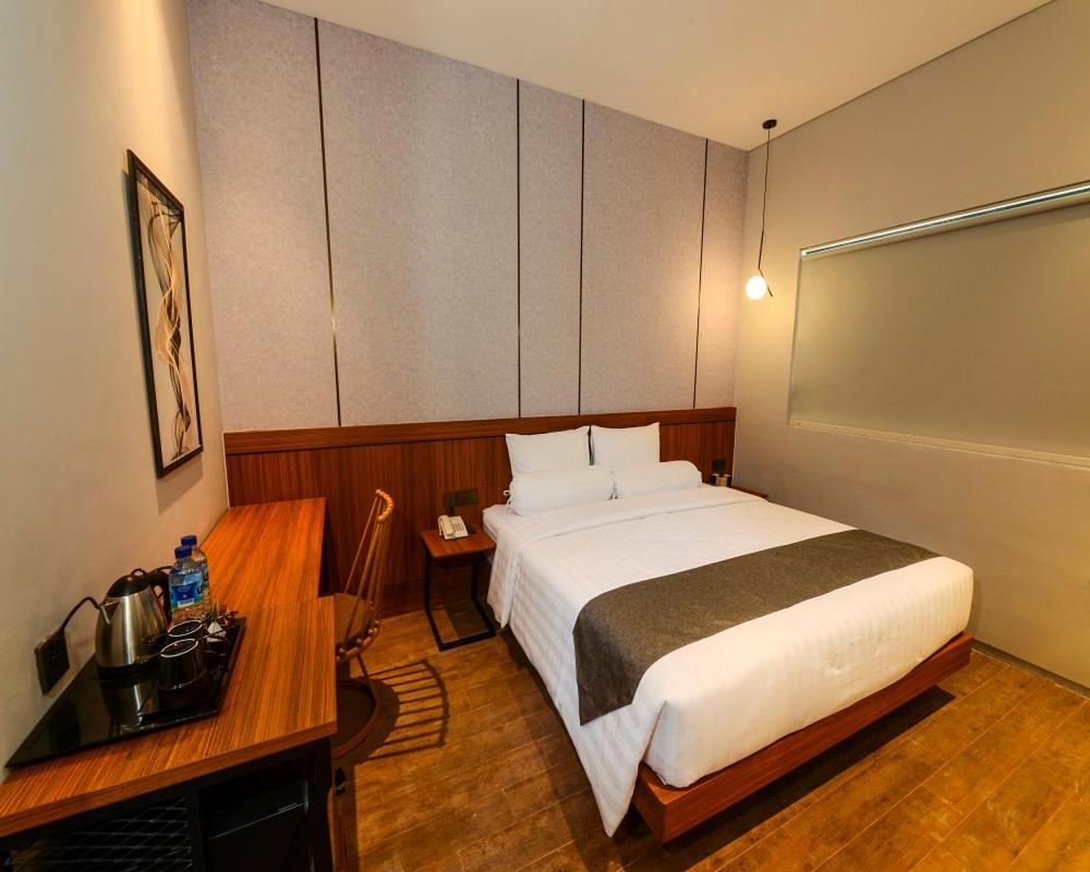 Nata Azana Hotel Solo Bagian luar foto