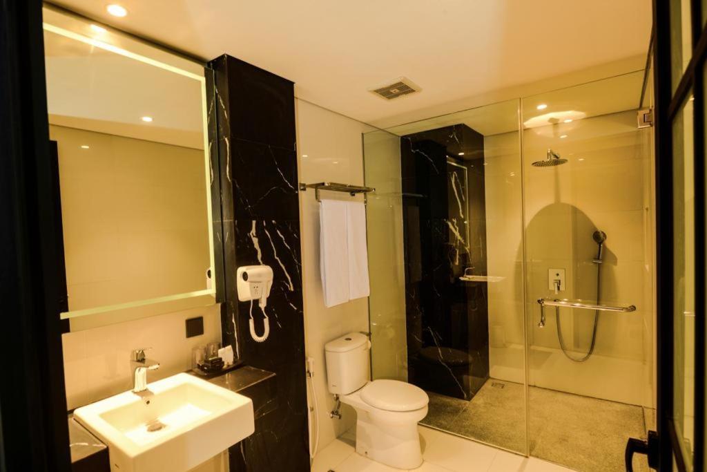 Nata Azana Hotel Solo Bagian luar foto